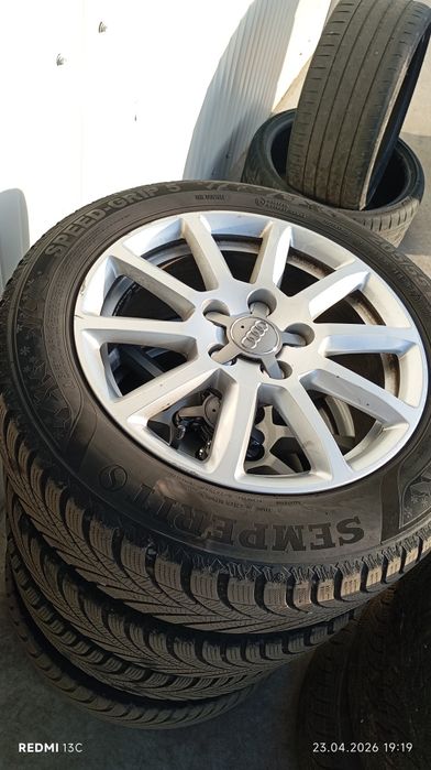Vand 4 Vând 4 jante aliaj originale AUDI cu cauciucuri de iarna 205.55.R16
750 Ron setul 
In stare perfectă 
Sebis judetul Arad 
Nu trimit cu curierul