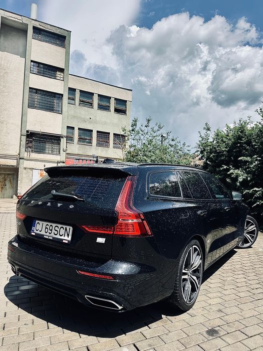 Vând   Volvo V60 T6 RECHARGE R-Design 2021 350CP