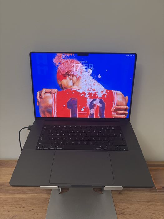 MacBook Pro 16” M5 Pro/24GB/1TB в идеале