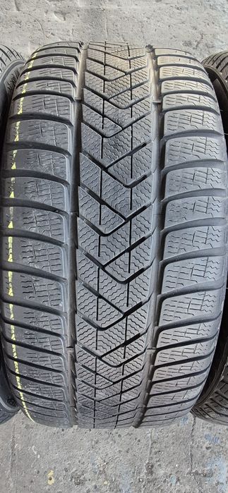 4 anvelope iarna RFT Pirelli,fata 245/40/19,spate 275/35/19.Pret/buc.