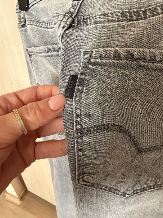 Blugi Levi’s originali noi
