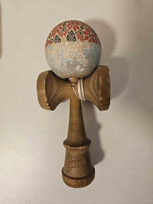 Pachet 2 Kendama Sweets - V12 Cushion Clear + OASE Legends (Rare)