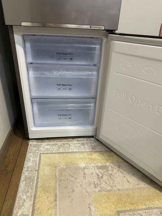 холодильник Samsung