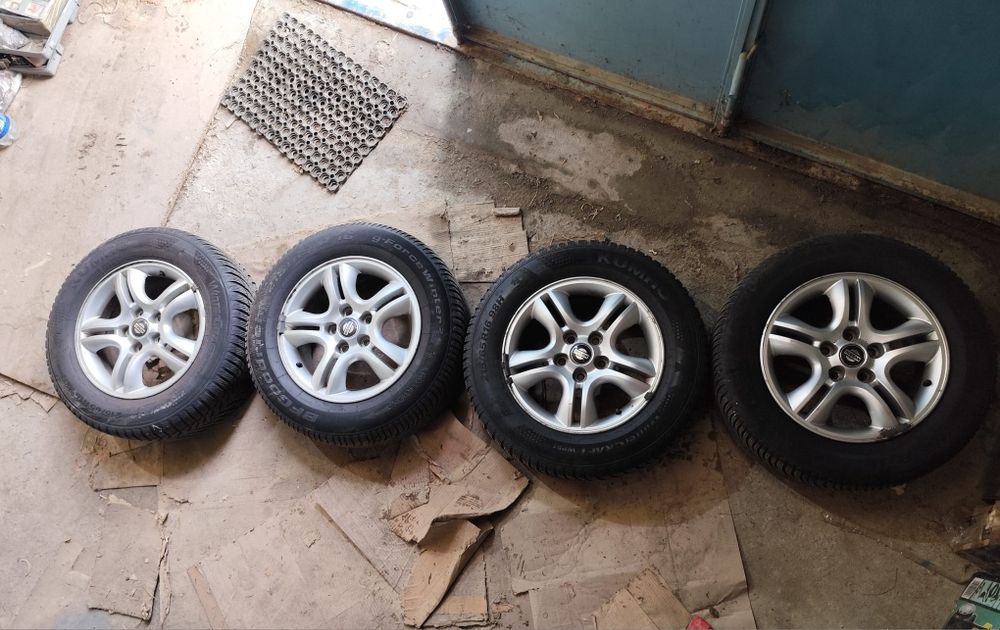 Roti jante anvelope cauciucuri iarna 215 65 r16 dacia duster nissan qashqai juke renault kadjar kia mitsubishi hyundai 5x114.3
