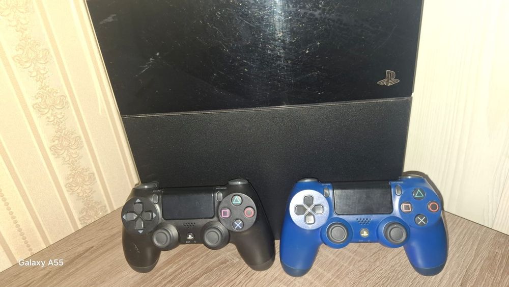 Продам Playstation 4