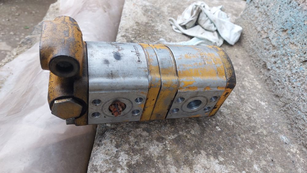 Vând pompa hidraulică excavator miniexcavator