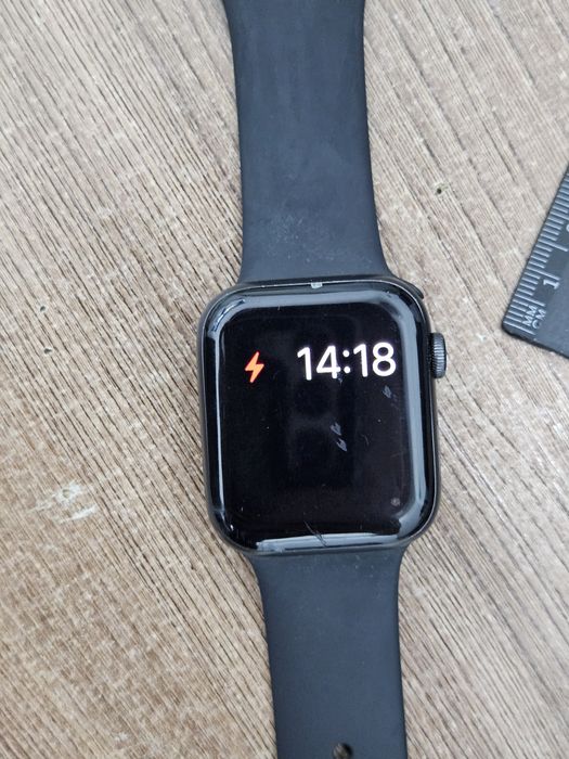 apple watch se 44m