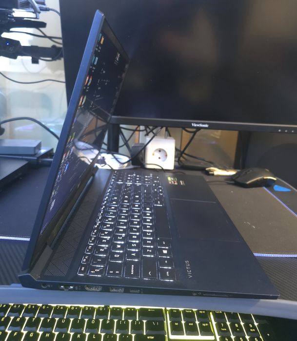 Геймърски лаптоп HP Victus 16- Ryzen 7, RTX 3050ti, 1Tb nvme, 144 Hz