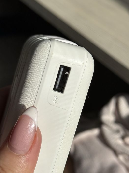 Външна батерия Rivacase 20 000 mAh – отлично състояние