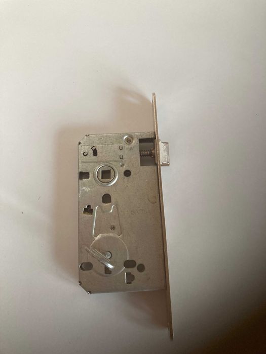 Брава обикновена с ключ