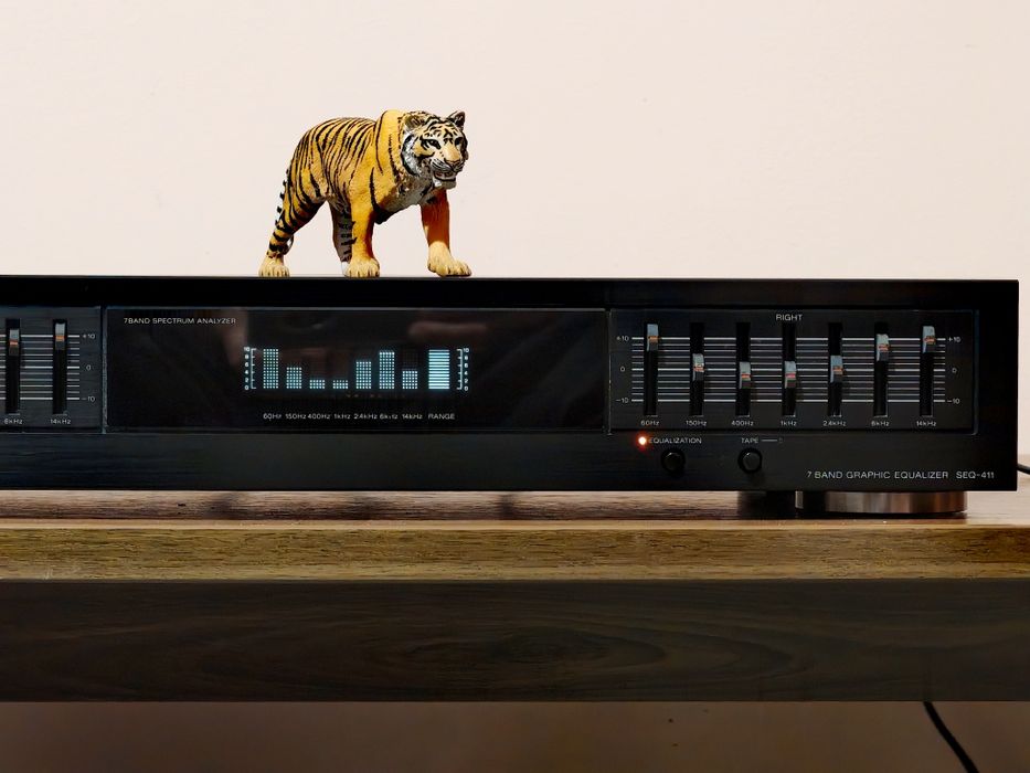 Sony SEQ-411. Egalizator valoros. Date tehnice mari. Preț fix !