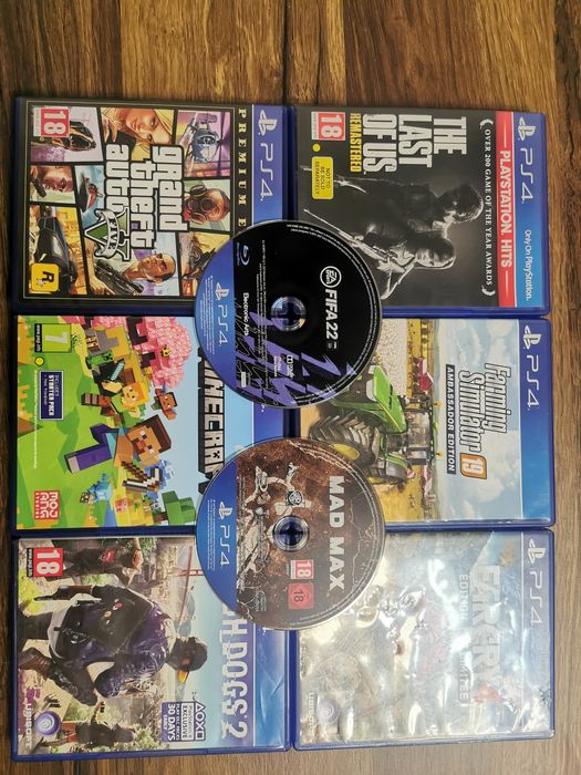 Vand PlayStation 4 Slim 870GB