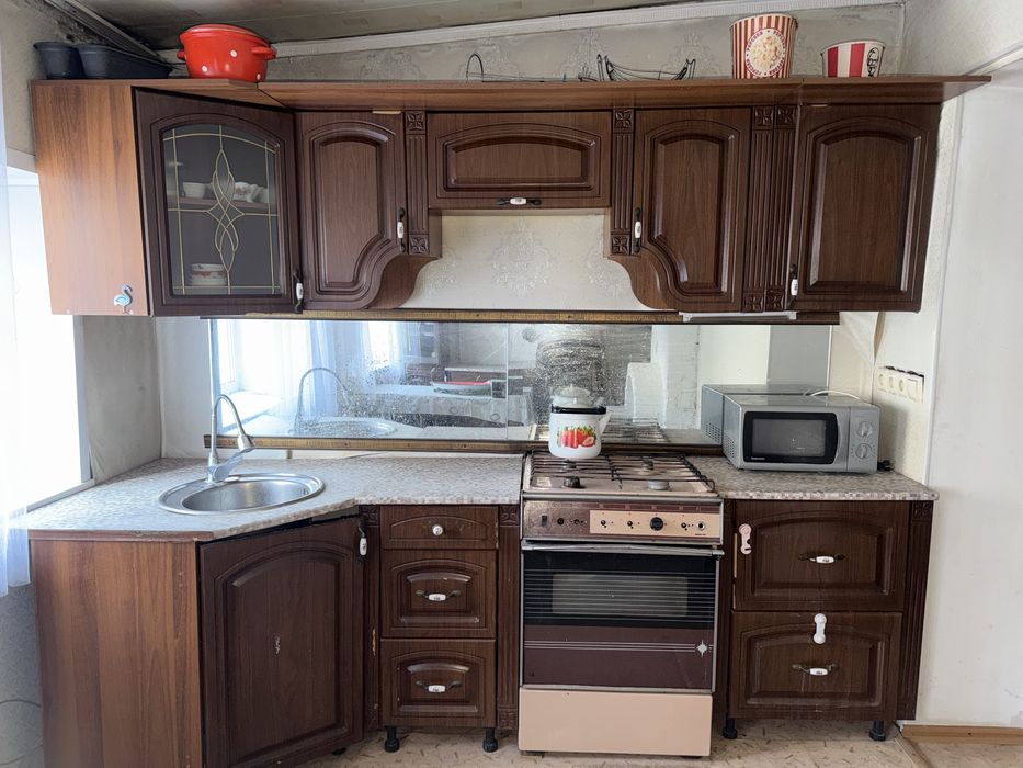 Кухонный гарнитур 3 метра, в хорошем состоянии