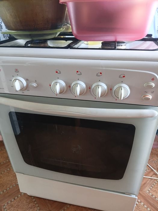 Продам б/у газплиту