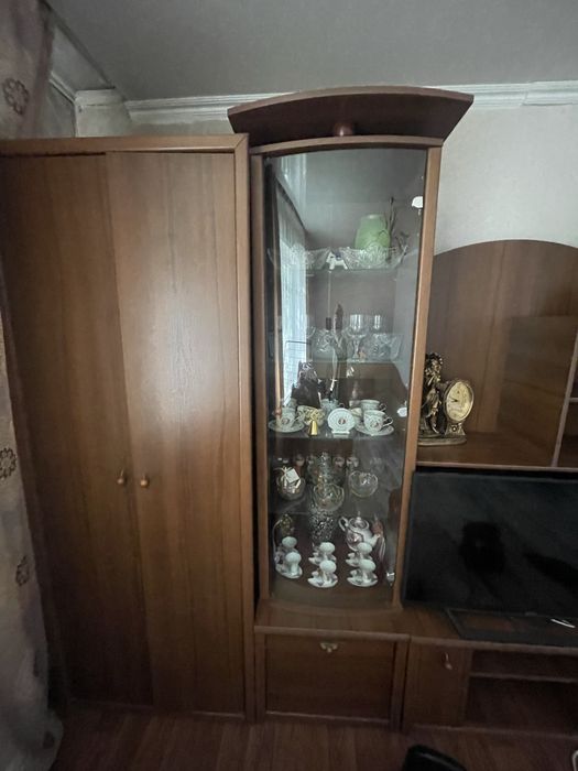 Продам стенку очень срочно в хорошем состояний