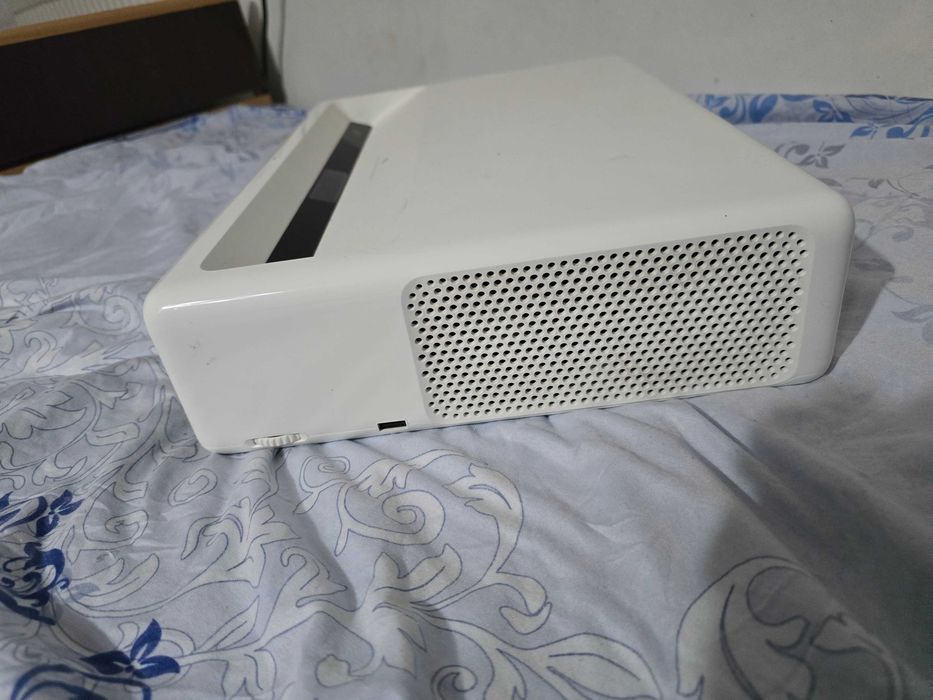 Videoproiector smart LED Xiaomi Mi Laser Projector Full HD cu diagonala de proiectie de maxim 150" (3.8ml)