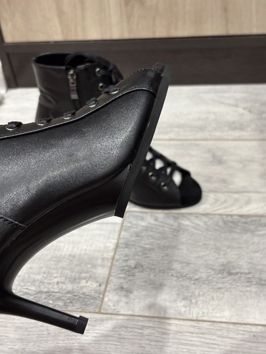 Продам  туфли, хилсы