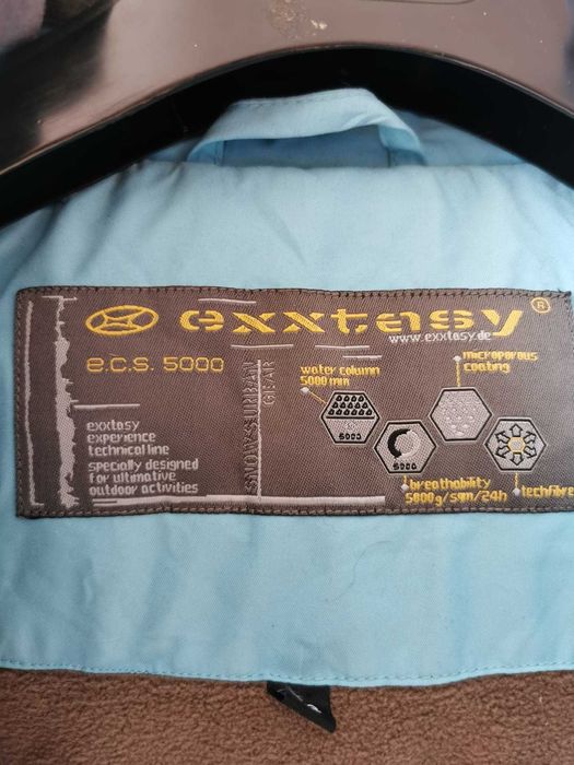 Дамско яке за ски и сноуборд