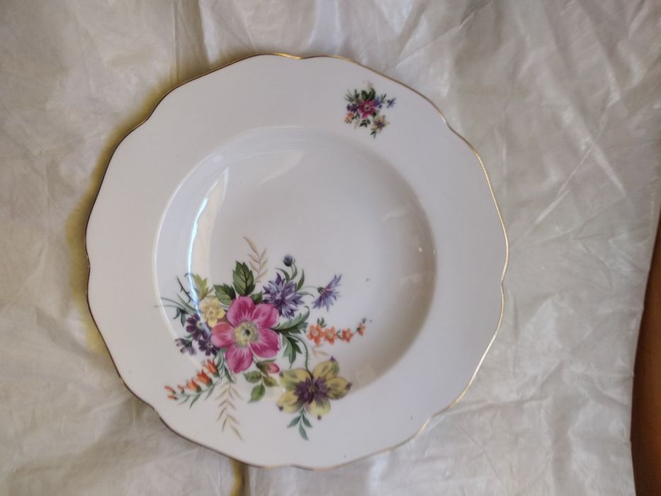 Большие суповые тарелки