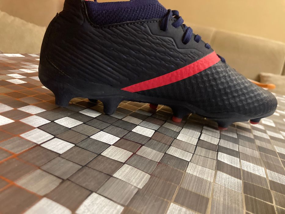 Спортни обувки за футбол размер 40