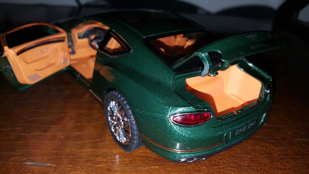 Macheta la scara 1/24 Bentley Continental GT