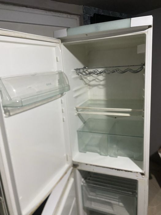Frigider electrolux