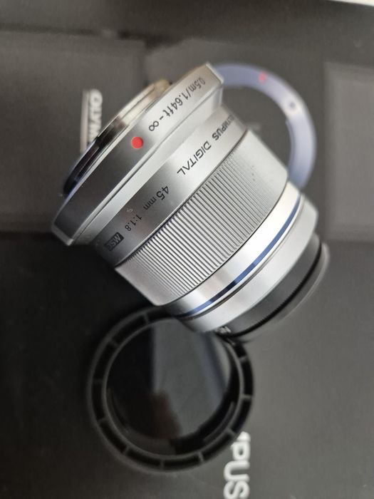 Olympus OMD EM5 MKII + Olympus  45MM/F1.8 + външна светкавица