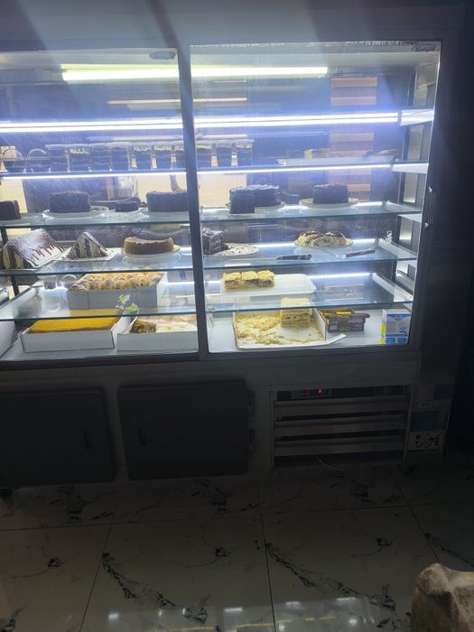 Холодильная витрина