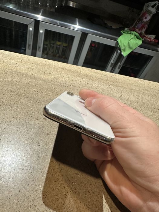 Продам iPhone X 64g/100%