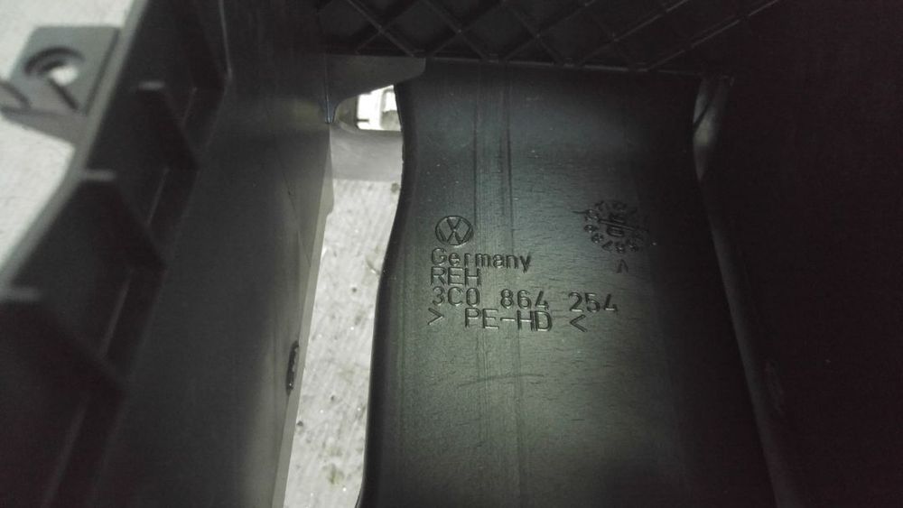 cotiera vw passat b6 3c0864207