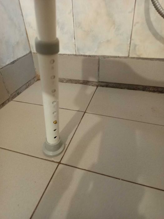 Помощно средство столче за баня.