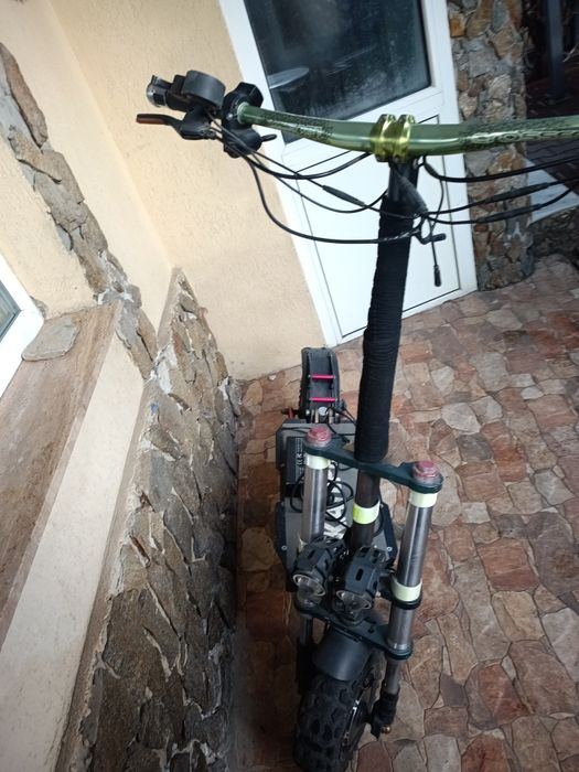 Trotineta electrică dual