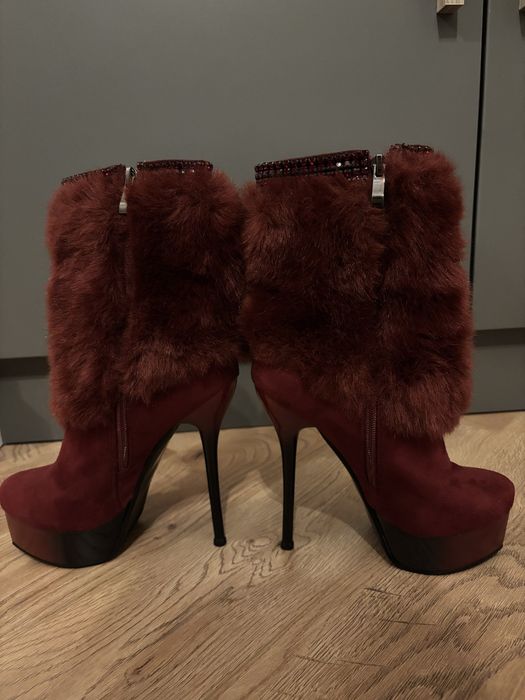 Botine noi, fara eticheta!