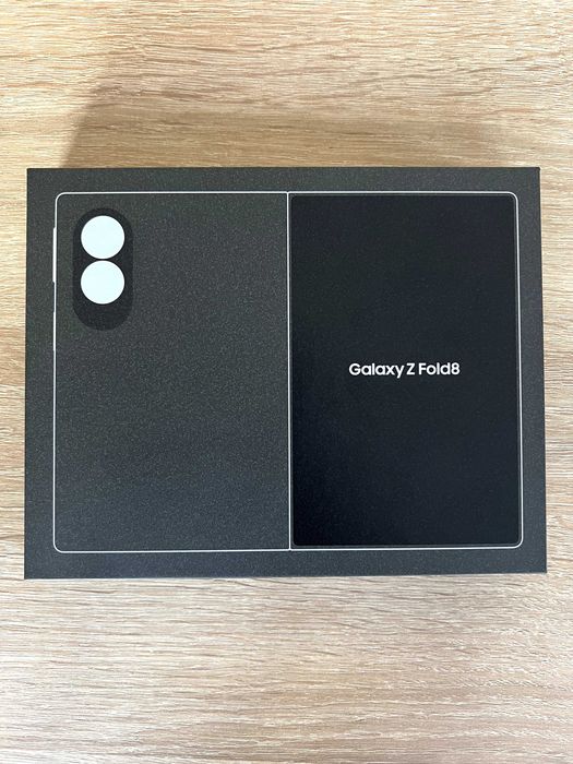 Чисто нов Samsung Galaxy Z Fold8 256GB Cream - Фабрично запечатан!