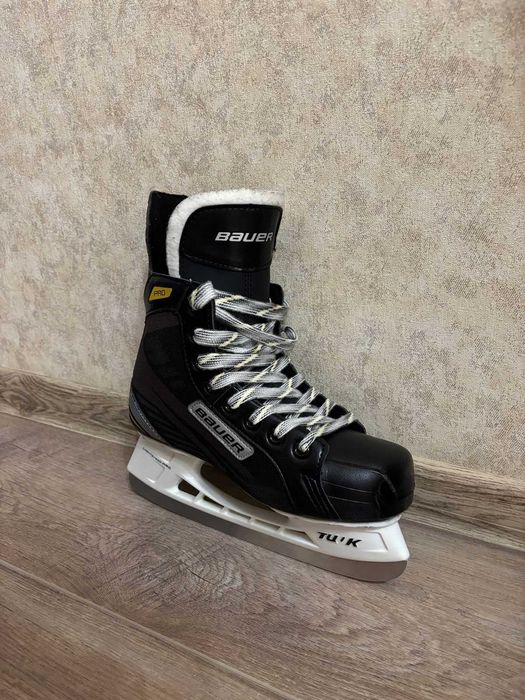 Коньки хоккейные