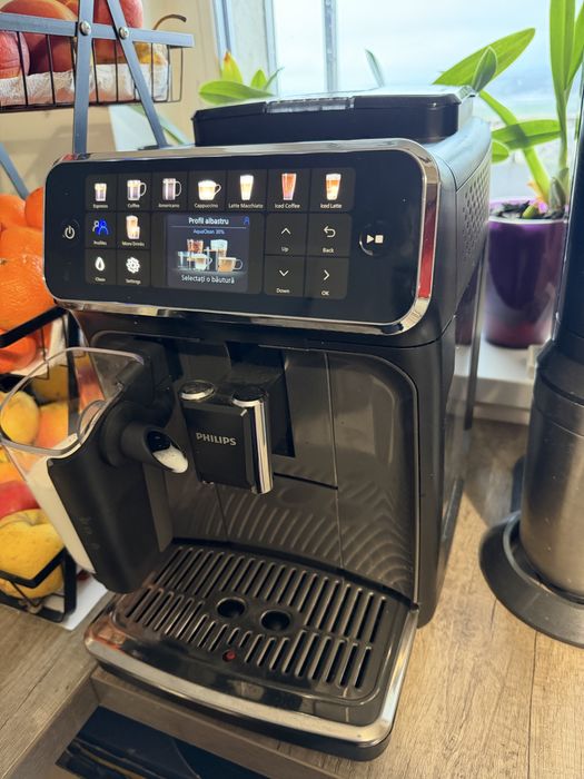 Vand espressor automat Philips LatteGo 5500
