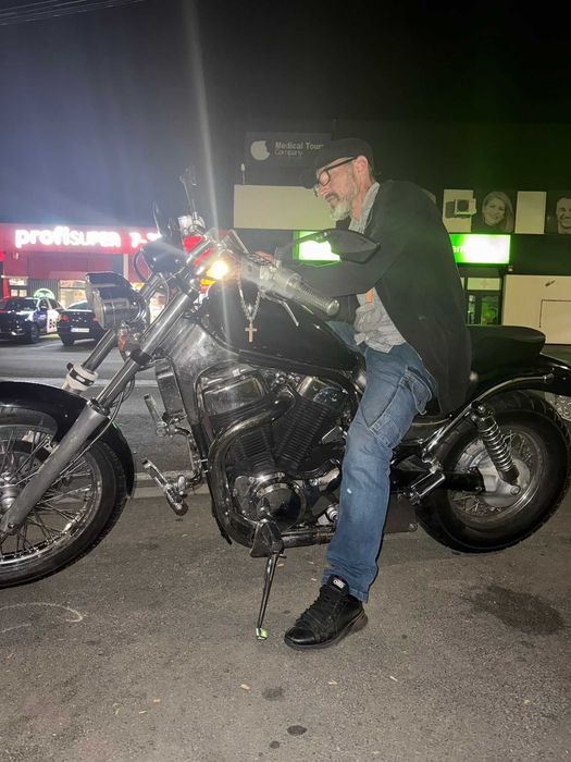 Vând  schimb    1400