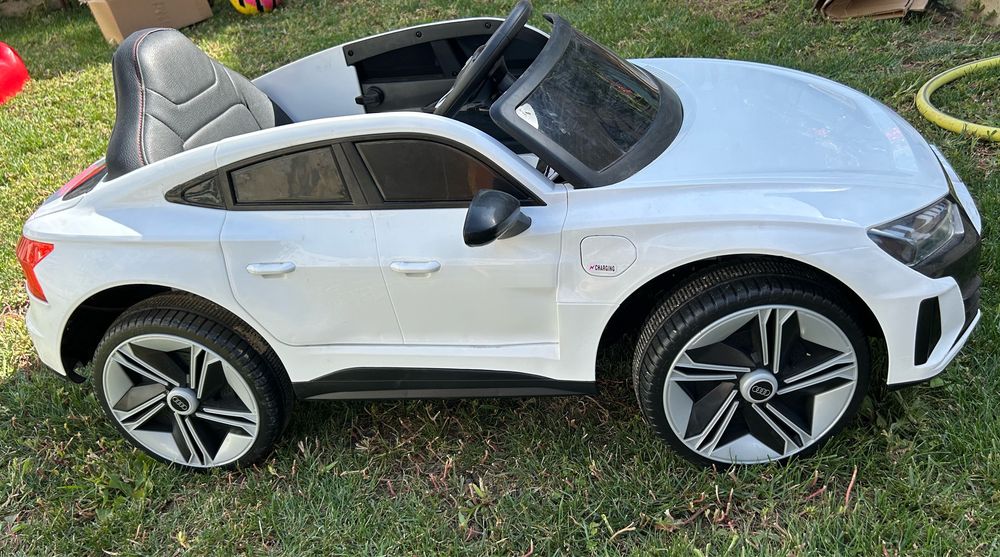 Audi e-tron GT акумулаторна кола