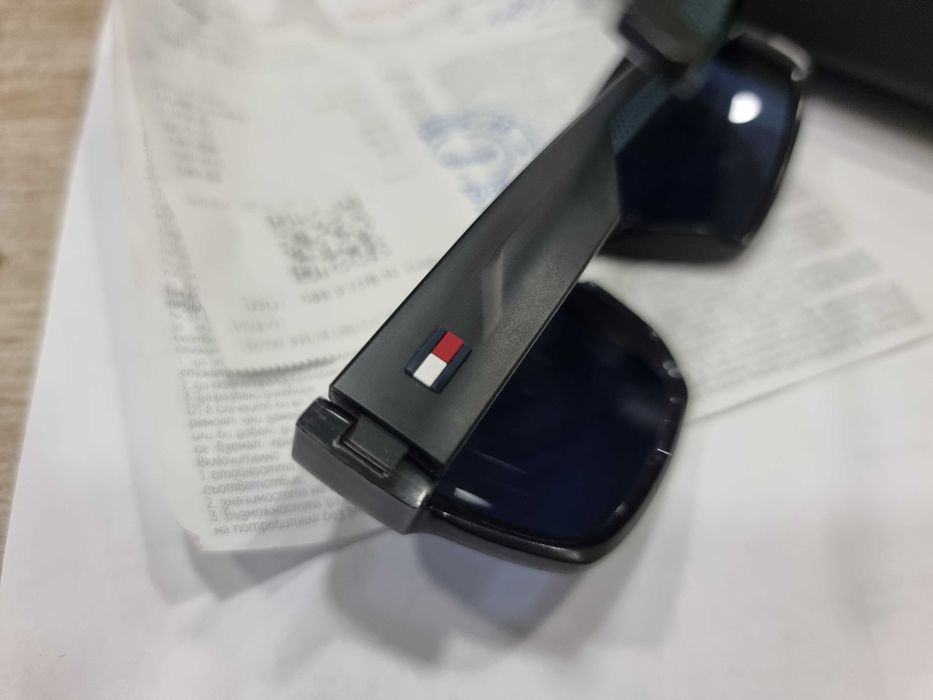 Слънчеви очила TOMMY HILFIGER