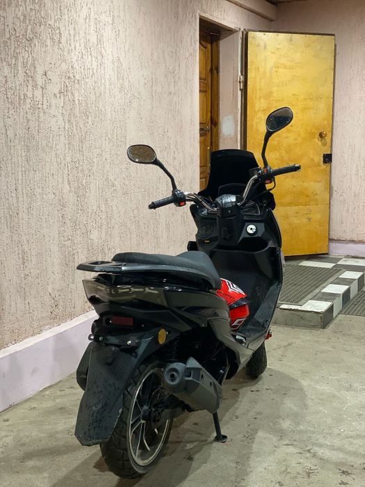 Продам Мопед Скутер Макси maxvi .