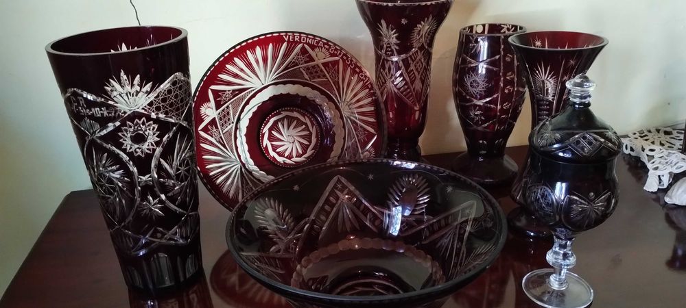 Vând Set de Vaze de Rubin