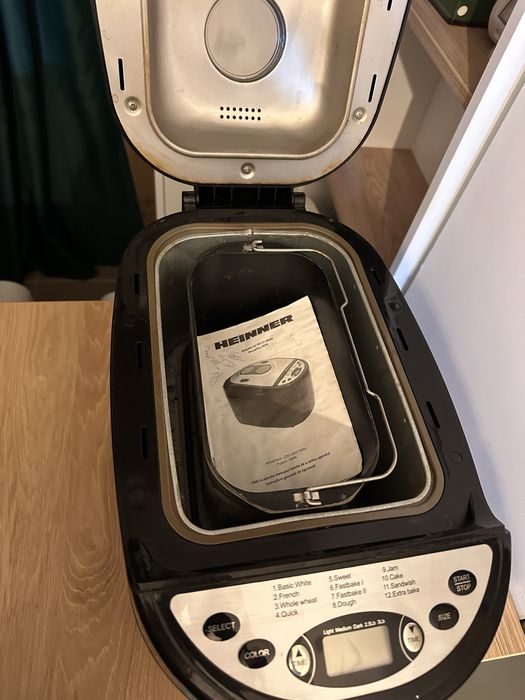 Mașină de pâine Heinner BreadPlus XBM-6430