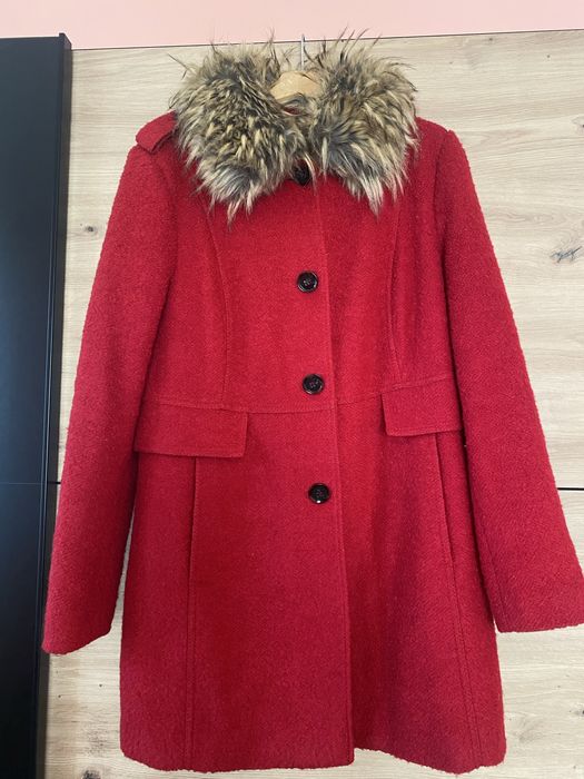 Продава се дамско палто