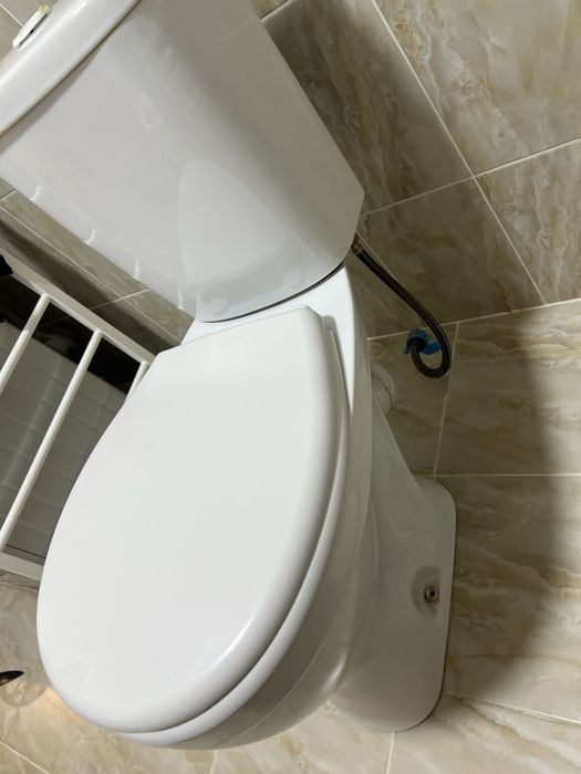 Унитаз с раковиной