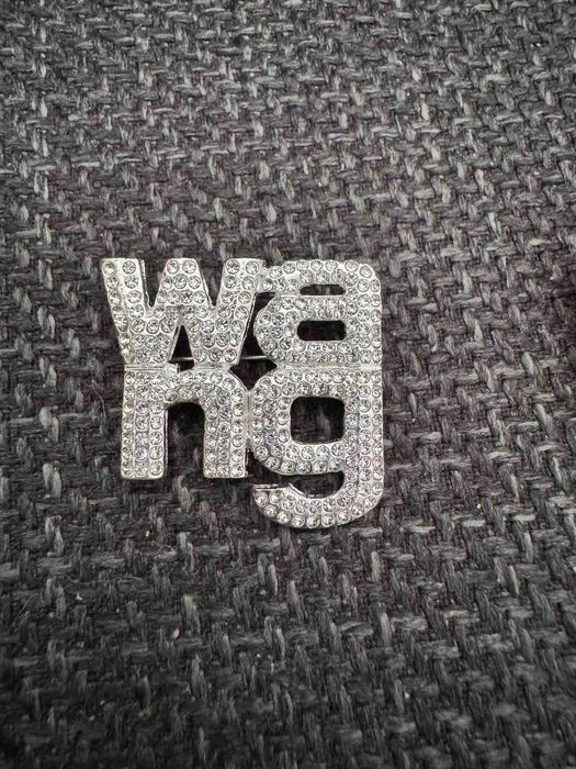 Нови брошки  с камъчета Wang