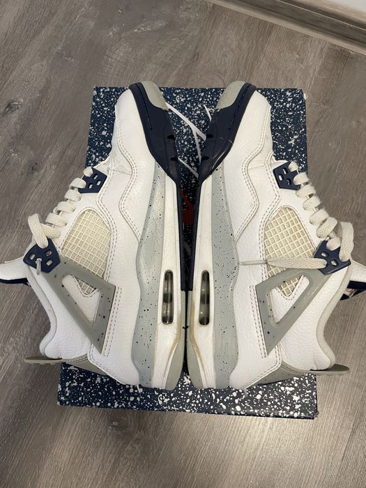 Jordan 4 Midnight Navy