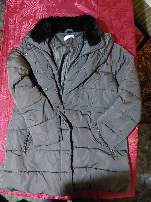 Geacă de iarnă Camaïeu cu guler cu blăniță si glugă - elegantă