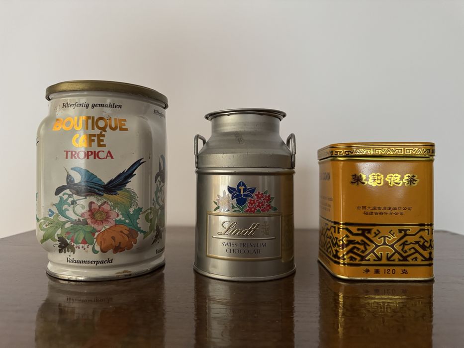 Стари западни ретро винтидж метални дървени кожени пластмасови кутии