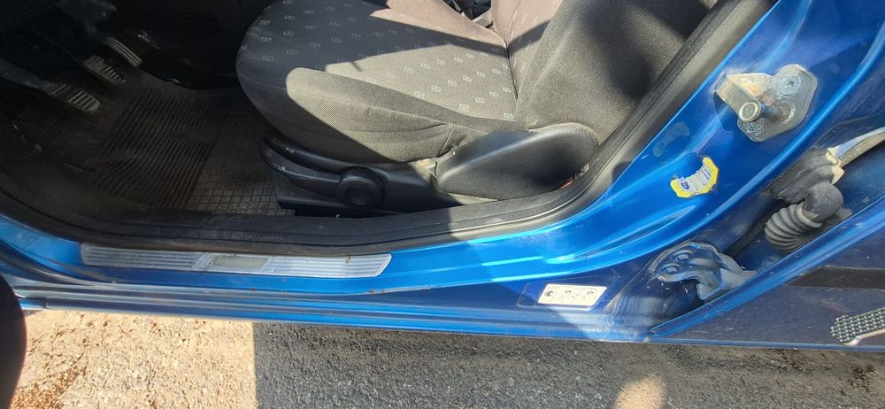 Ford Fiesta 4 mii de lei  negociabil