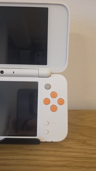 New Nintendo 2DS XL, Modat ,2000 jocuri, 21-în-1